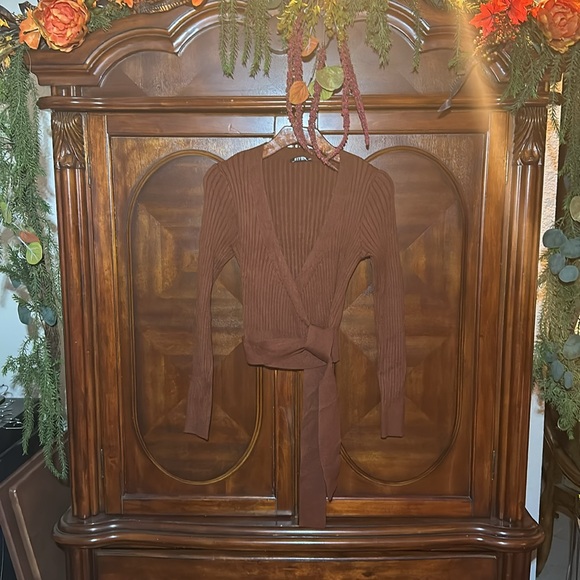 EUC BTFBM Women Wrap Deep V Neck Long Sleeve Cropped Pull Over Sweater - Picture 10 of 15